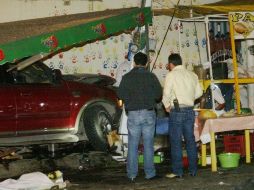 El accidente ocrrió anoche en el cruce de las avenidas Valdepeñas y Federalistas.  /