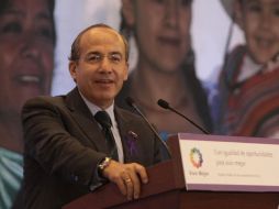 El Presidente Felipe Calderón pidió perseverar por esta ruta hacia acciones audaces y novedosas para acelerar el crecimiento. NTX  /