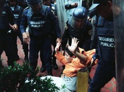 La Secretaría de Seguridad Pública del Distrito Federal publicó un reglamento que regula el uso de la fuerza. ARCHIVO  /