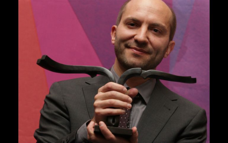 El colombiano que ahora reside en Madrid, agradeció varias veces por el premio.  /