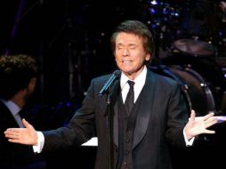 Raphael pidió a Manuel Alejandro trabajar el disco en directo. ARCHIVO  /