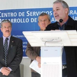 Presentan cinco secretarios renuncia verbal