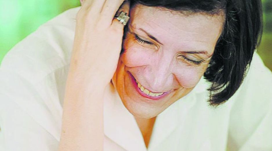 La periodista mexicana Alma Guillermoprieto presenta el domingo en FIL 72 Migrantes. 12:00 horas. Salón C, área internacional. ESPECIAL  /