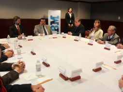 Cortés Guardado agradeció la confianza de la empresa estadounidense y añadió que la biblioteca está próxima a abrirse. ARCHIVO  /