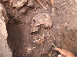 El esqueleto entero se localizó en buen estado de conservación. EL UNIVERSAL  /