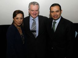 Los tres aspirantes a la presidencia por el PAN  durante el  Foro Equidad e Innovación.  /