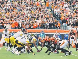 Los Acereros (izq.) derrotaron a los Bengalíes 24-17 en el primer enfrentamiento, entre ellos, de la campaña 2011. GETTY IMAGES SPORT  /