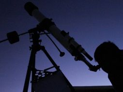 En 2009, mil 049 telescopios miraron al satélite de la Tierra; este año se superó ese récord. EFE  /