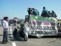 Los zoques bloquearon las carreteras Panamericana y Transístmica en el Sur de Oaxaca. EL UNIVERSAL  /