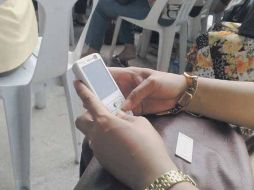 El estudio del CIDAC afirma que en México existe un fuerte rezago en la penetración de la telefonía celular. ESPECIAL  /