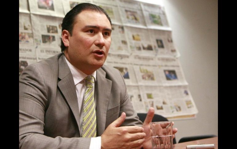 Reconoce labor del ahora ex titular de Seproe, Alonso Ulloa, quien participará en la contienda para elegir al candidato del PAN.  /