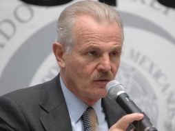 El senador priista hace un llamado a que si Felipe Calderón tiene pruebas las presente ante la PGR. ARCHIVO  /