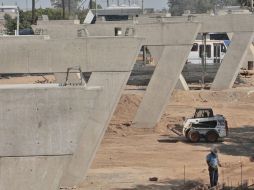 La restricción es para realizar obras de cimentación y construcción de una columna que sostendrá al puente vehicular.  /
