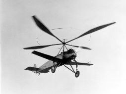 El autogiro no emplea motor para la hélice superior, invento del ingeniero español Juan de la Cierva. ESPECIAL  /