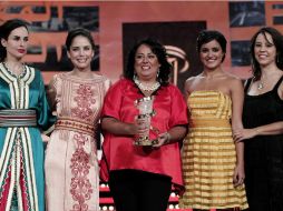 Ana Serradilla, Ana Claudia Talancón, Cristina Prado, Paulina Gaitán y Patricia Riggen luego de recibir el reconocimiento. NTX  /