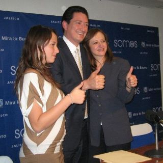 Ulloa Vélez se registra como precandidato por la gubernatura