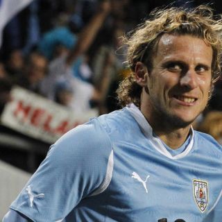 Forlán vuelve a la banca
