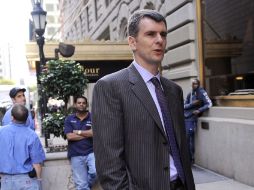 El ruso Mijaíl Prójorov (c), uno de los dueños del equipo de baloncesto de la NBA New Jersey Nets. EFE  /