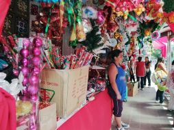 Serán aproximadamente dos mil 884 comerciantes los que se instalarán en los tianguis navideños.  /