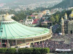 Un mar humano soportó el frío para cumplir las promesas a “La Morena”. EL UNIVERSAL  /