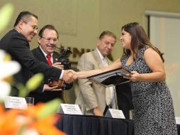 Zaira Ramírez  reconoce la dificultad de obtener la información para el trabajo “La nómina del Congreso: obesa y opaca”.  /