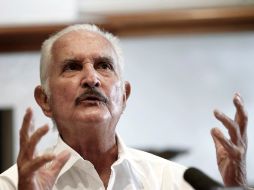 Carlos Fuentes previó un cambio en el país, pues los gobernantes no han escuchado las demandas de la sociedad. NTX  /