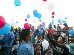 Se tienen preparados cinco mil globos aunque aún no se sabe la cifra exacta de menores que llegarán.  /