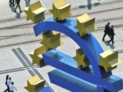 Analistas financieros afirman que una solución integral a la crisis del euro está técnica y políticamente fuera de alcance. REUTERS  /