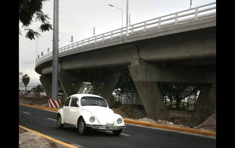 La intervención de los túneles y los puentes vehiculares no deberán distraer a los automovilistas. ARCHIVO  /