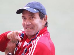 Fernando Quirarte bromeo con los fotografos durante el juego amistoso ante Dorados.  /