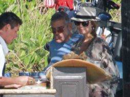 Clooney disfruta del sol mexicano junto a su novia Stacy Keibler. JUSTARED.BUZZNET.COM  /
