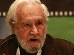 Segovia estudio Filosofía y Letras en la Universidad Nacional Autónoma de México.  /