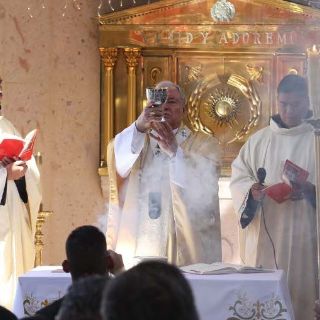 Cardenal pide que católicos vivan una Navidad cercana a Dios