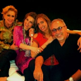 Celebran famosos la Navidad y agradecen buenos deseos en Twitter