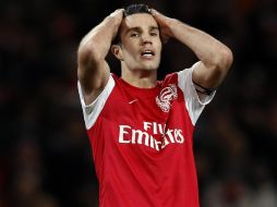 Errores de los jugadores les impidieron reflejar en el marcador su amplia superioridad. En la imagen Robin van Persie . REUTERS  /