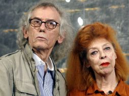 Christo y su fallecida esposa son conocidos por envolver en telas y otros materiales edificios e instalaciones. REUTERS  /