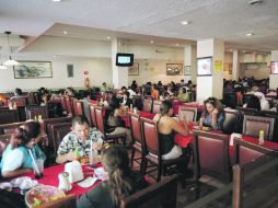 En promedio, el costo por el bufete ronda los 50 pesos en este tipo de establecimientos.  /