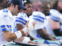 Tony Romo tuvo que salir del partido de la semana pasada ante las Águilas de Filadelfia, luego de sufrir un golpe. GETTY IMAGES SPORT  /