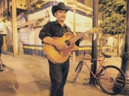 En la Plaza de los Mariachis o El Parián, es común ver gente que prefiere contratar a un conjunto de música grupera o norteña.  /