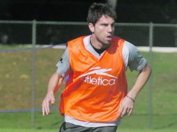 El zaguero argentino Leandro Cufré jugaría sus primeros minutos como rojinegro, en el cotejo de hoy en el Omnilife.  /