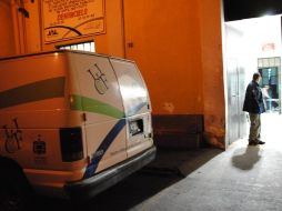 Los cuerpos fueron llevados a la morgue en espera de ser reconocidos.  /