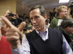 El aspirante republicano Rick Santorum,  haciendo campaña en The Daily Grind en Sioux City, Iowa. REUTERS  /
