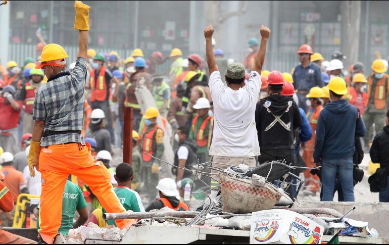 Se trata de cifras preliminares y en constante modificación, ya que la labor de rescate y remoción de escombros continúa. EFE / U. Basurto