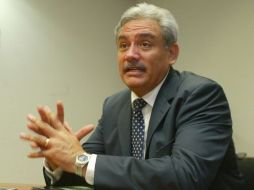 Alberto Cardenas invita a los nuevos militantes para que evalúen las propuestas de los precandidatos.  /