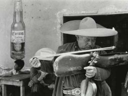 Las fotografías de Cartier-Bresson están teñidas por el surrealismo. En la imagen: Los Remedios, Mexico. MOMA.ORG  /
