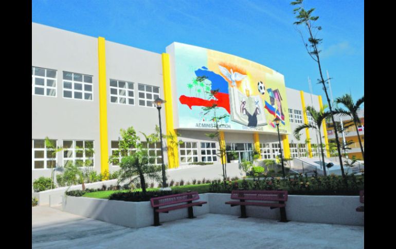 Imagen de uno de los edificios de la Universidad Henri Christophe, en Puerto Príncipe. AP  /