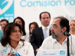 La diputada Mónica Arriola Gordillo y Luis Castro Obregón dieron a conocer la postura del Partido Nueva Alianza. EL UNIVERSAL  /