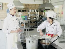 El laboratorio de la carrera de Gastronomía tiene todo lo necesario para la formación de sus estudiantes.  /