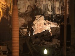 Bomberos acuden al lugar del derrumbe en el centro de Río de Janeiro. EFE  /