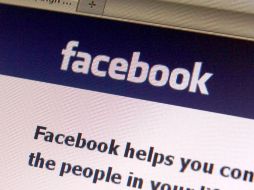 El director de Facebook para Europa, Richard Allan señala que son los usuarios los que protegen la red social. AP  /